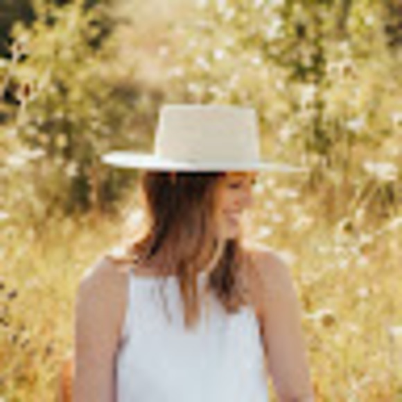 Meet your Posher, Ali - Picture 1 of 1